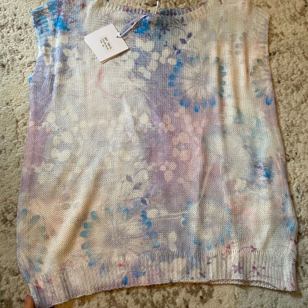 NWT Beautiful Cotton Candy Floral Sweater L